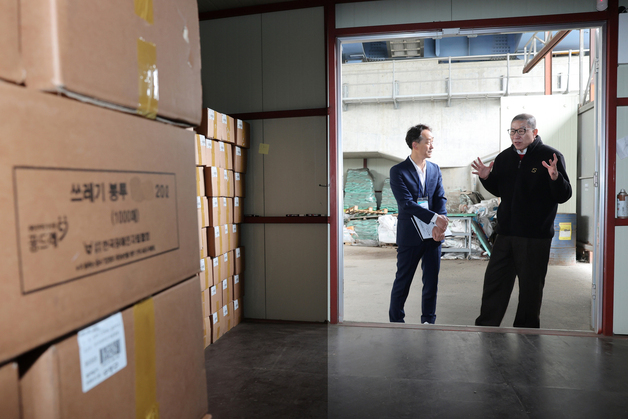 부산시, 종량제봉투 품절 대응…긴급 현장 점검