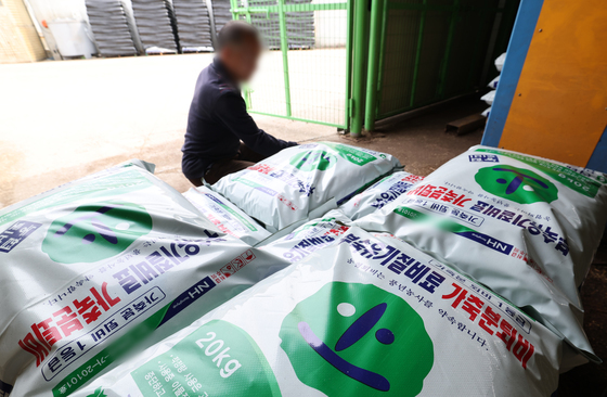 중동전쟁 장기화에 비료 수급 불안…정부 "적정시비·가축분뇨 활용"