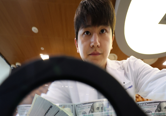 3월 외환보유액 두달 만에 39.7억 달러 감소