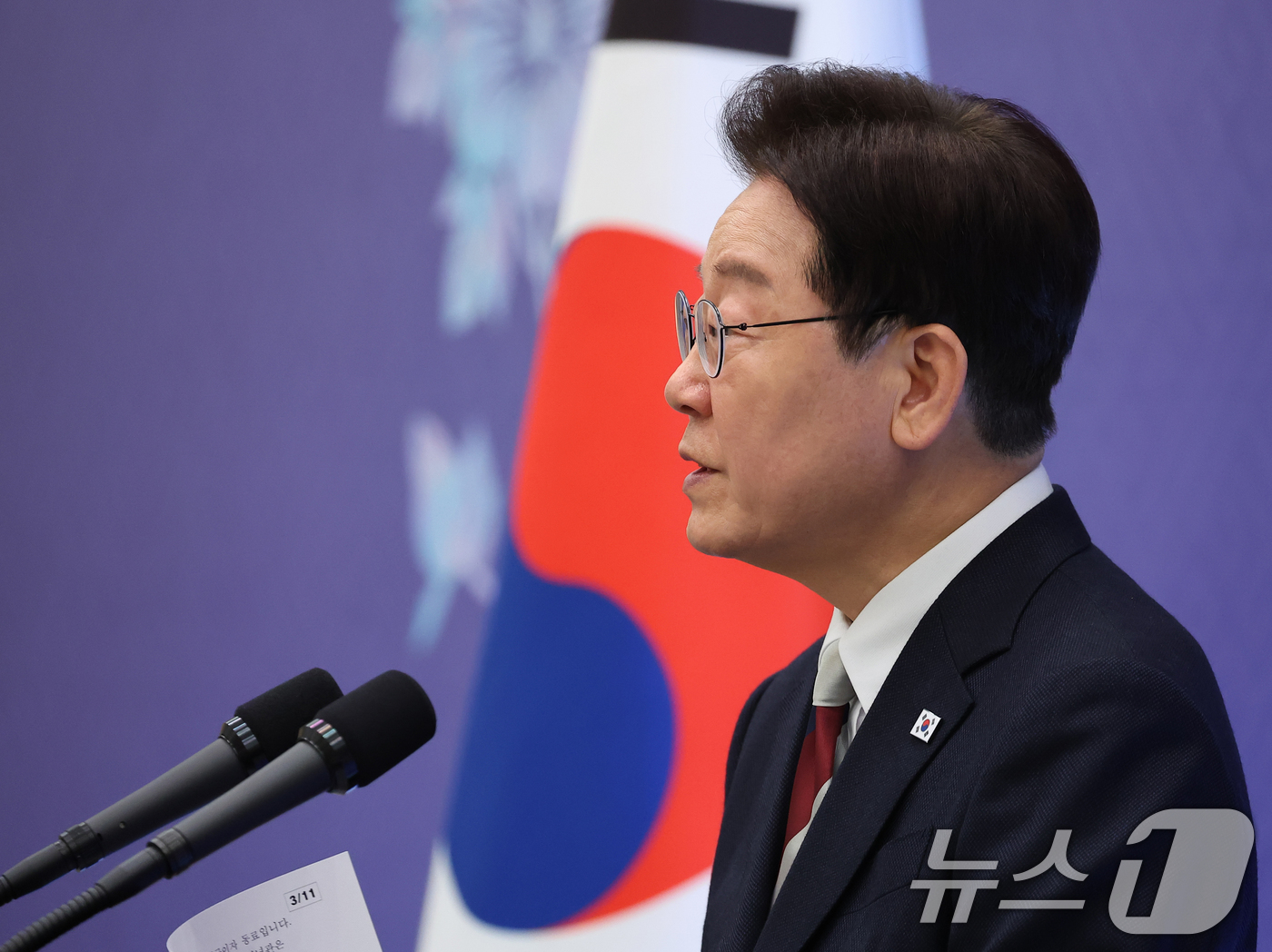 (서울=뉴스1) 허경 기자 = 이재명 대통령이 3일 청와대 영빈관에서 열린 에마뉘엘 마크롱 프랑스 대통령 국빈 방한 환영 오찬에서 환영사를 하고 있다. 2026.4.3/뉴스1