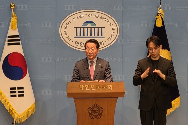 국회 찾은 유정복, 당 지도부에 통합 결단 촉구…"일당국가 막아야"