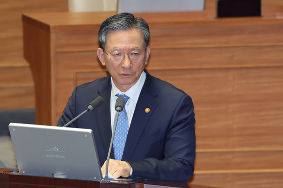 정성호 장관, 대정부질문 답변