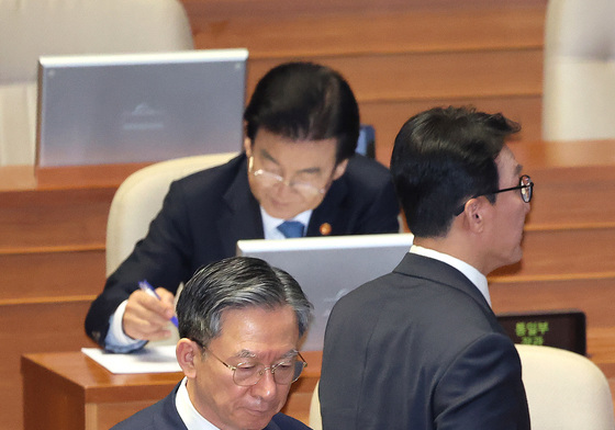 대정부질문 답변 나선 김민석·정성호