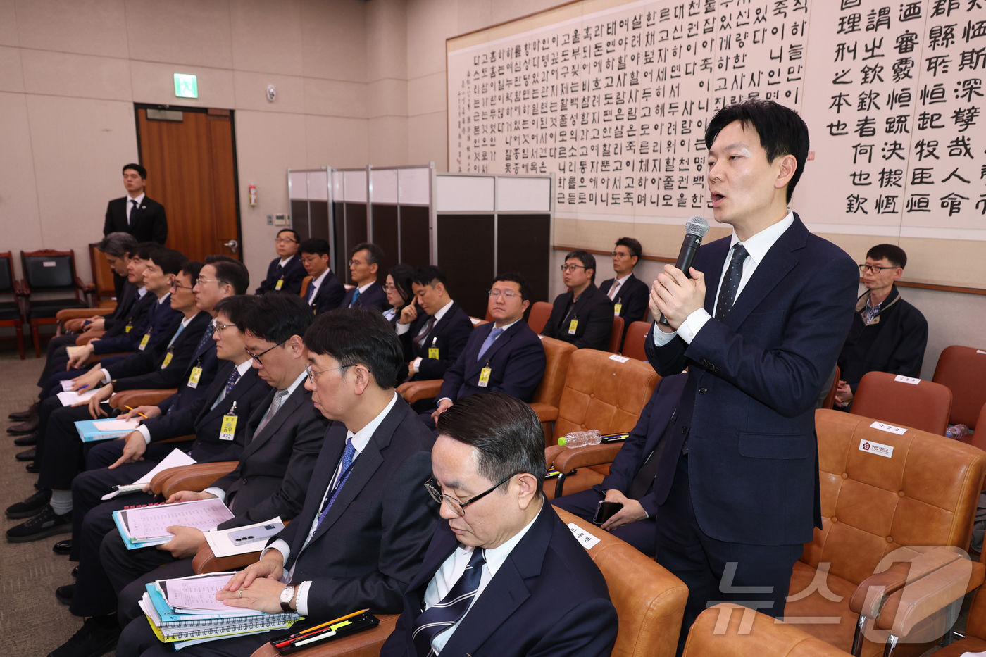 (서울=뉴스1) 이승배 기자 = 쌍방울 대북송금 사건을 담당했던 박상용 검사가 3일 서울 여의도 국회에서 열린 윤석열정권정치검찰조작기소의혹사건진상규명국정조사특별위원회 전체회의에서 …