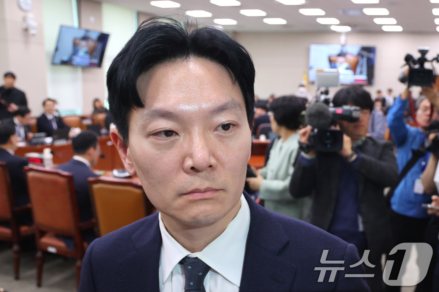 (서울=뉴스1) 신웅수 기자 = 쌍방울 대북송금 사건을 담당했던 박상용 검사가 3일 서울 여의도 국회에서 열린 윤석열정권정치검찰조작기소의혹사건진상규명국정조사특별위원회 전체회의에서 …