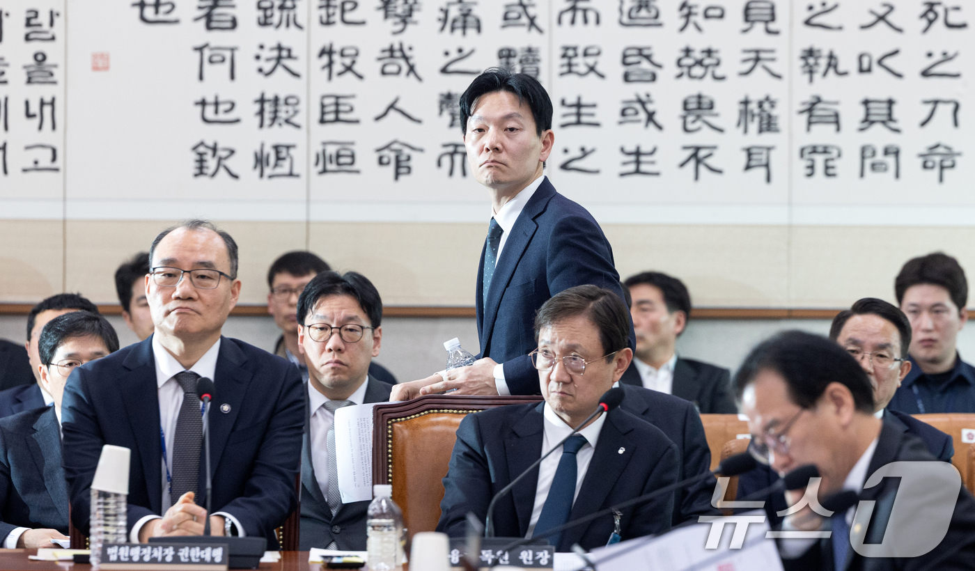 (서울=뉴스1) 이승배 기자 = 쌍방울 대북송금 사건을 담당했던 박상용 검사가 3일 서울 여의도 국회에서 열린 윤석열정권 정치검찰 조작기소의혹 사건 진상규명 국정조사특별위원회 전체 …