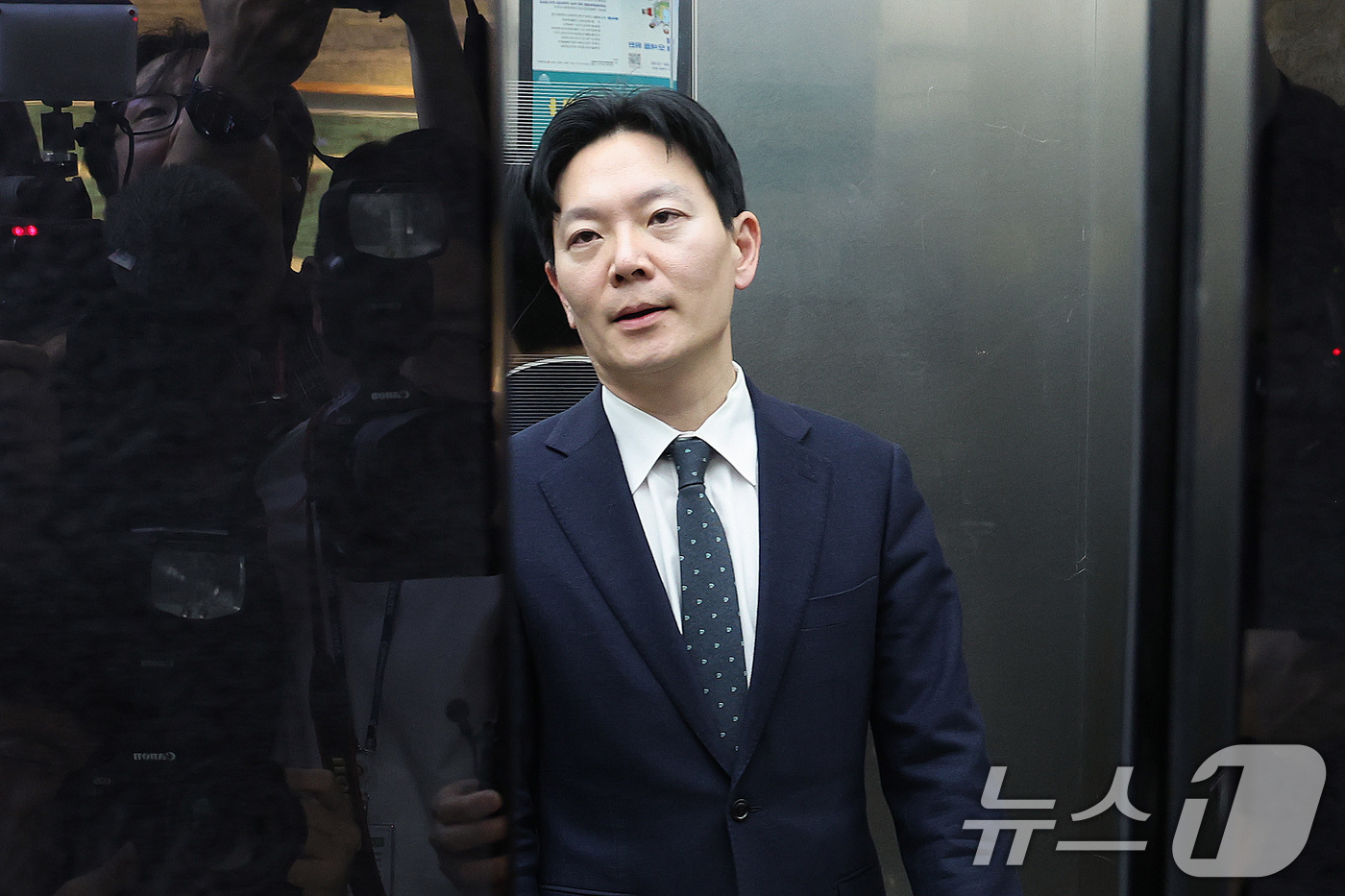 (서울=뉴스1) 신웅수 기자 = 쌍방울 대북송금 사건을 담당했던 박상용 검사가 3일 서울 여의도 국회에서 열린 윤석열정권정치검찰조작기소의혹사건진상규명국정조사특별위원회 전체회의에서 …