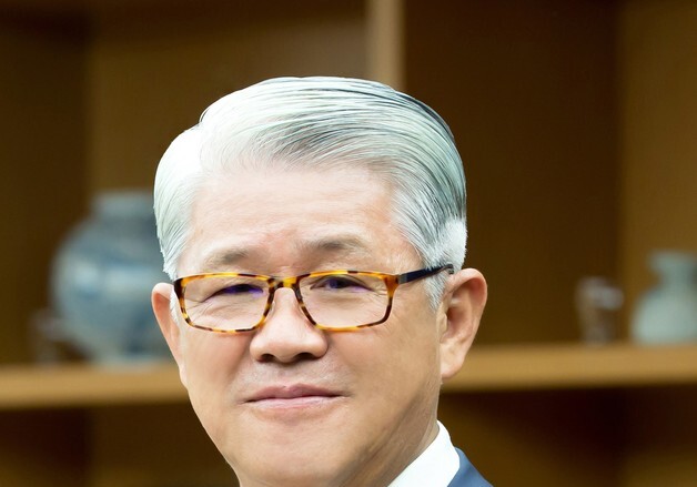 SK네트웍스, 최신원 명예회장 선임…사회공헌 활동 매진