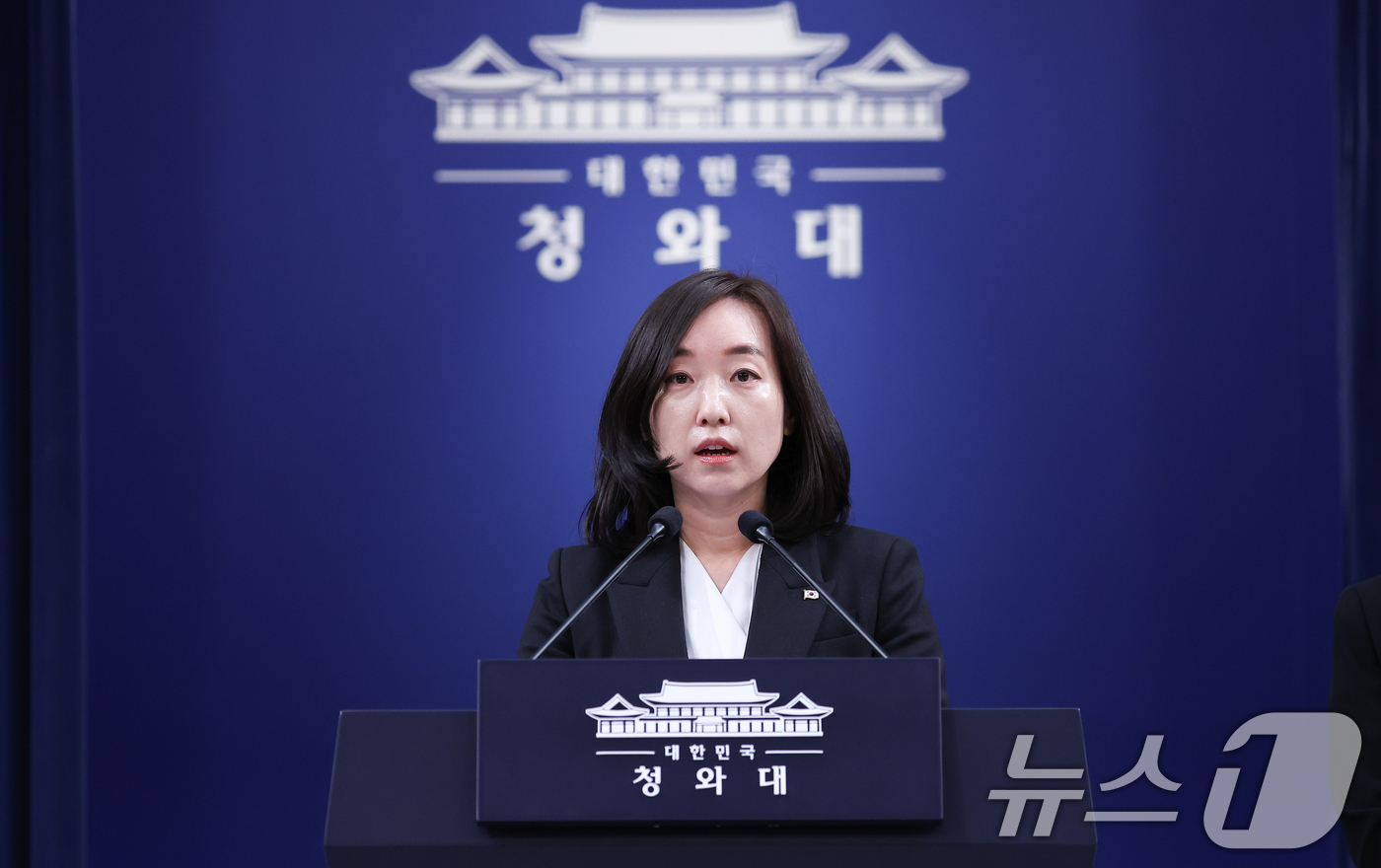 (서울=뉴스1) 허경 기자 = 전은수 대변인이 3일 청와대 춘추관에서 출퇴근 시간대 대중교통 혼잡 완화 대책 관련 브리핑을 하고 있다. 2026.4.3/뉴스1