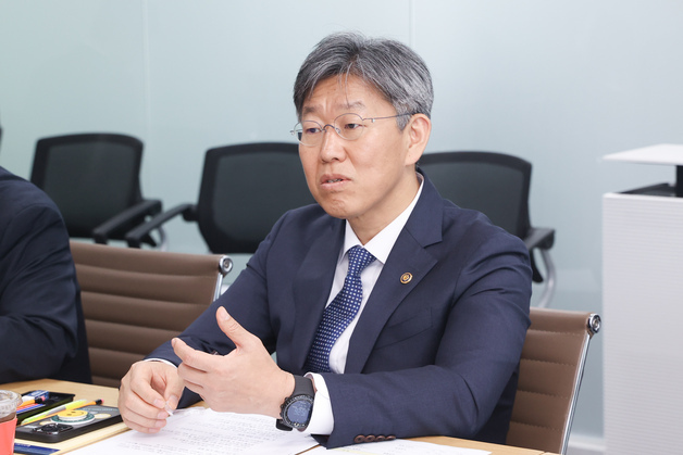 김이탁 차관 "부동산 안정, 공급 속도가 핵심"…사업기간 단축 주문