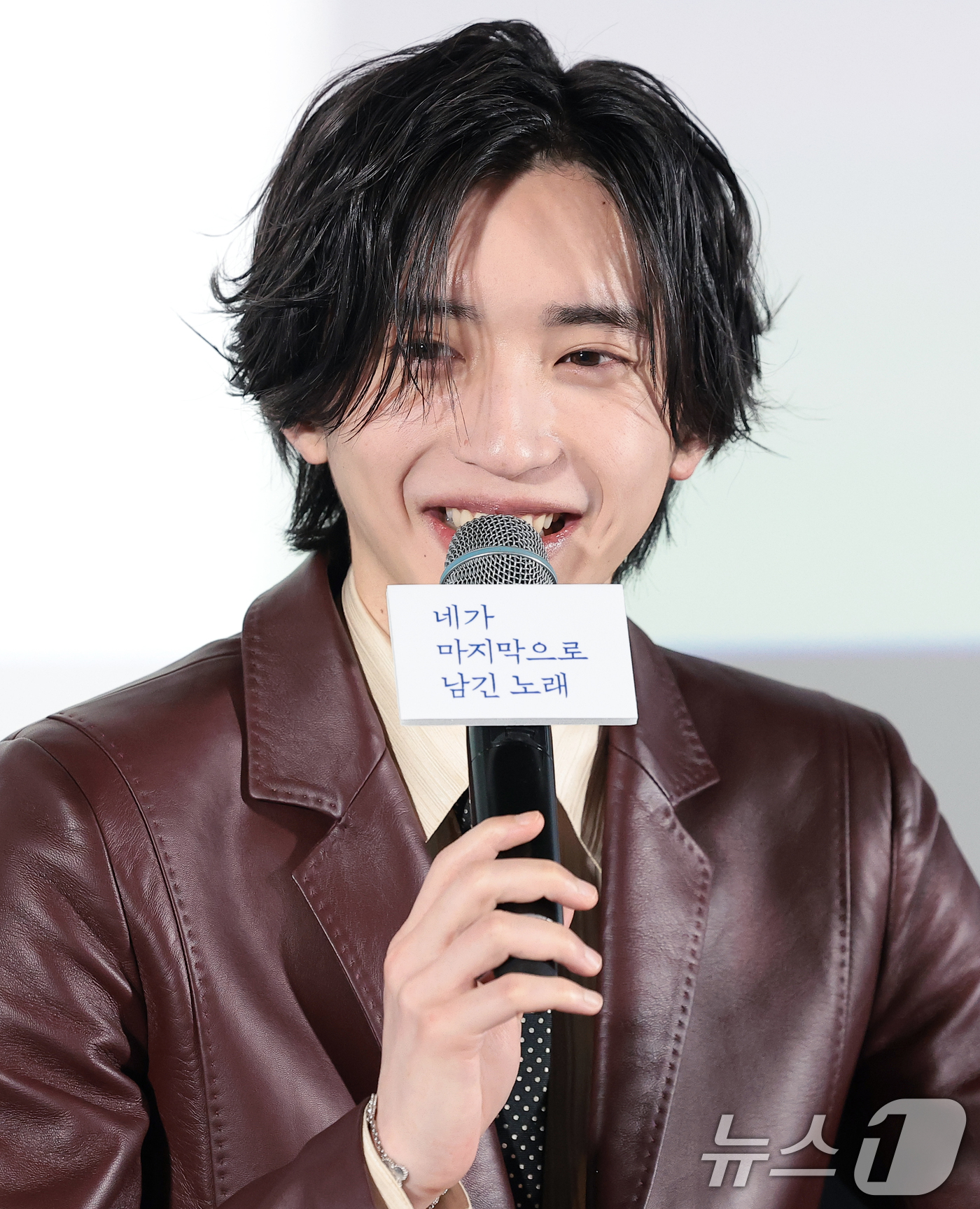 (서울=뉴스1) 권현진 기자 = 일본 배우 미치에다 슌스케(道枝駿佑)가 3일 서울 용산구 CGV용산아이파크몰에서 열린 영화 ‘네가 마지막으로 남긴 노래’ 기자 간담회에서 취재진 질 …