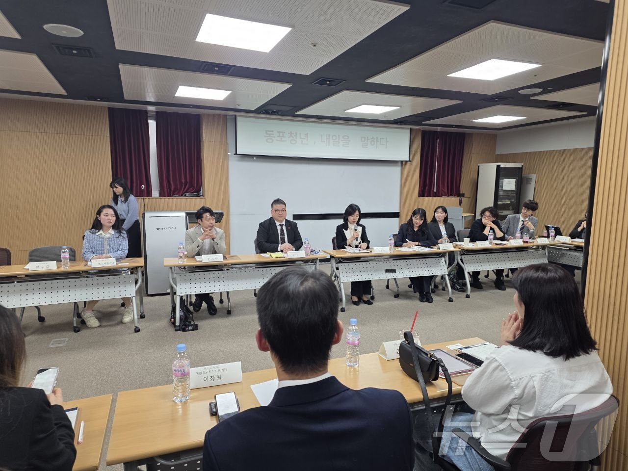 (서울=뉴스1) 허경 기자 = 청와대 국민통합비서관실과 외교정책비서관실이 재외동포청과 공동으로 \'동포청년, 내일을 말하다\' 대화를 열고 동포 청년들의 정착 과정에서 겪는 어려움 …