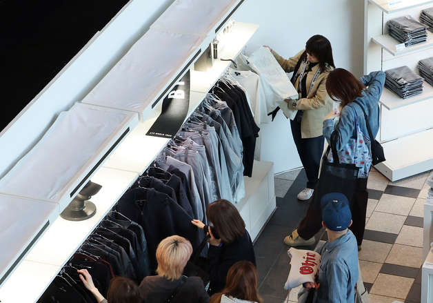 일본 도쿄에 오픈한 BTS 팝업 스토어