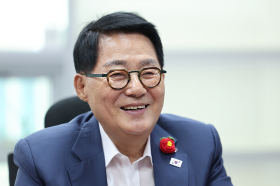 5선 박지원 의원, 박지원 군산·김제·부안을 후보 후원회장 맡는다