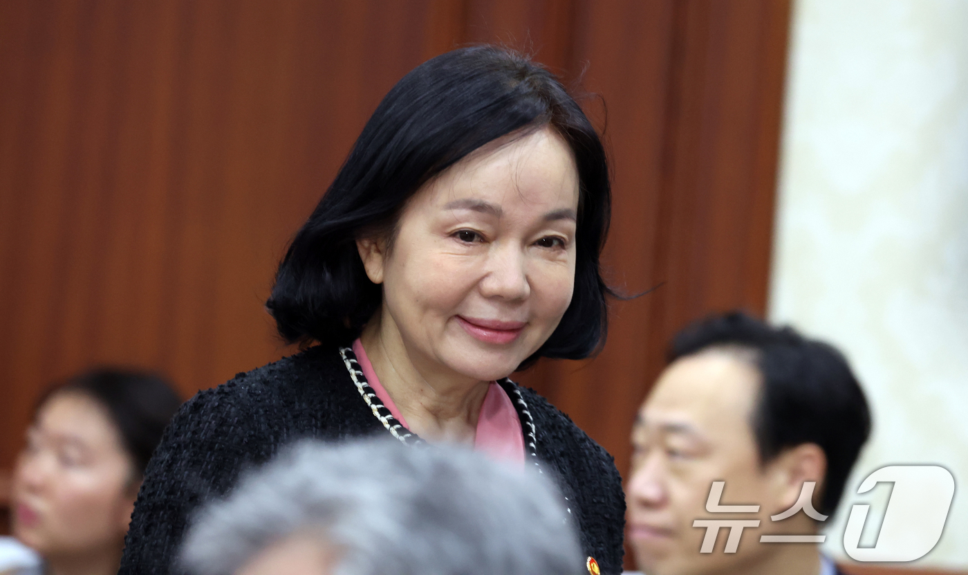 (서울=뉴스1) 김명섭 기자 = 송희경 개인정보보호위원회 위원장이 30일 오전 서울 종로구 세종대로 정부서울청사에서 열린 과학기술관계장관회의에 참석하고 있다. 이날 회의에서 참석자 …