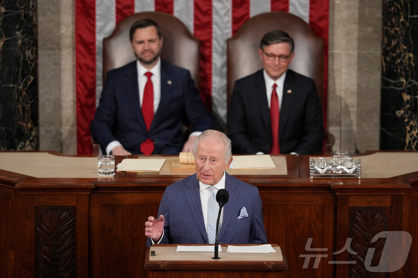 (로이터=뉴스1) 임세영 기자 = 찰스 3세 영국 국왕이 28일(현지시간) 미국 워싱턴DC 국회의사당에서 상·하원 합동연설을 하고 있다.찰스 3세는 연설에서 “행정권은 견제와 균형 …