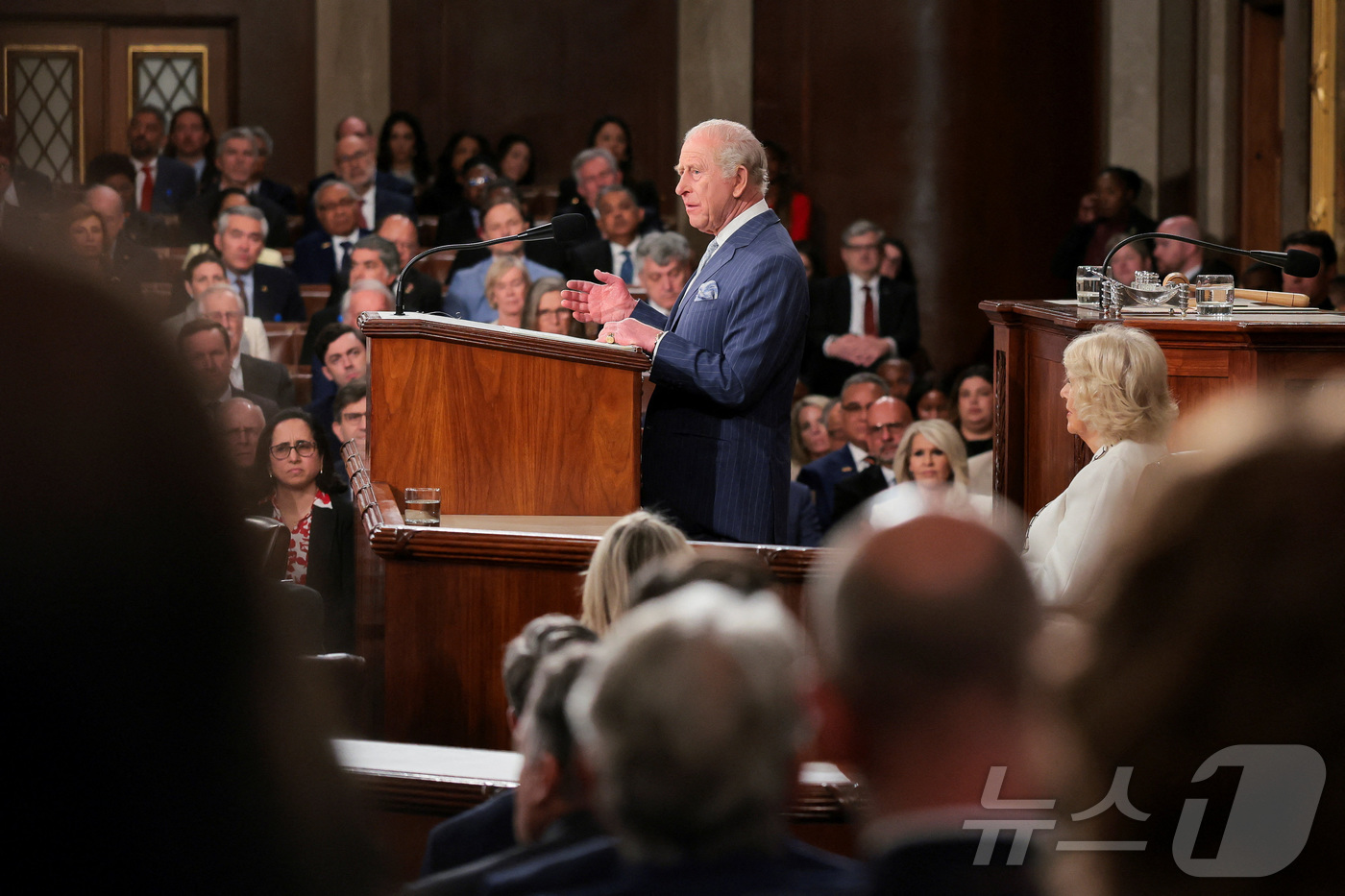 (로이터=뉴스1) 임세영 기자 = 찰스 3세 영국 국왕이 28일(현지시간) 미국 워싱턴DC 국회의사당에서 상·하원 합동연설을 하고 있다.찰스 3세는 연설에서 “행정권은 견제와 균형 …