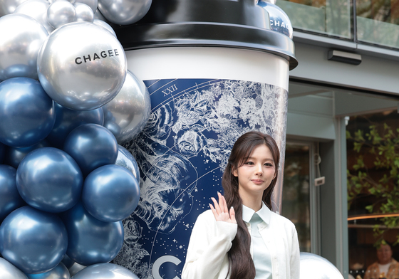 설윤, 바비인형 실사판