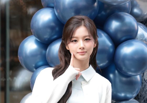 설윤, 예쁜 볼 콕