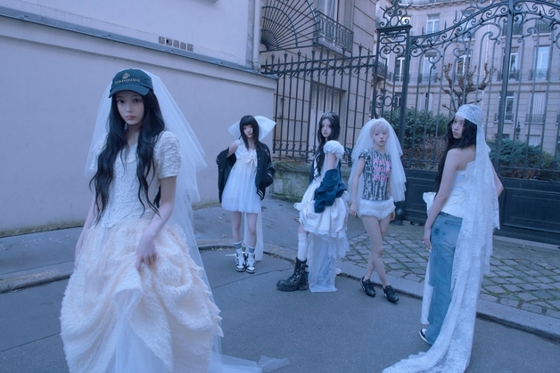 테크노 입고 돌아온 아일릿…발칙한 '모두의 최애' 선언 [N이슈]