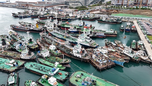 부산해경, 여름철 앞두고 연안·항만 장기계류 선박 실태조사