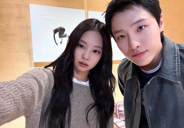 블핑 제니·우즈, 둘이 어떻게 친하냐고? "초등학교 동창·YG 연습생" [N이슈]