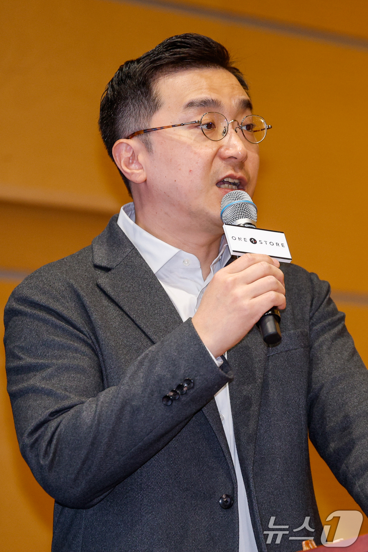 (서울=뉴스1) 안은나 기자 = 박태영 원스토어 대표가 30일 서울 중구 SKT타워에서 열린 2026 원스토어 창립 10주년 기념 기자간담회에 참석해 성장 비전을 발표하고 있다.원 …