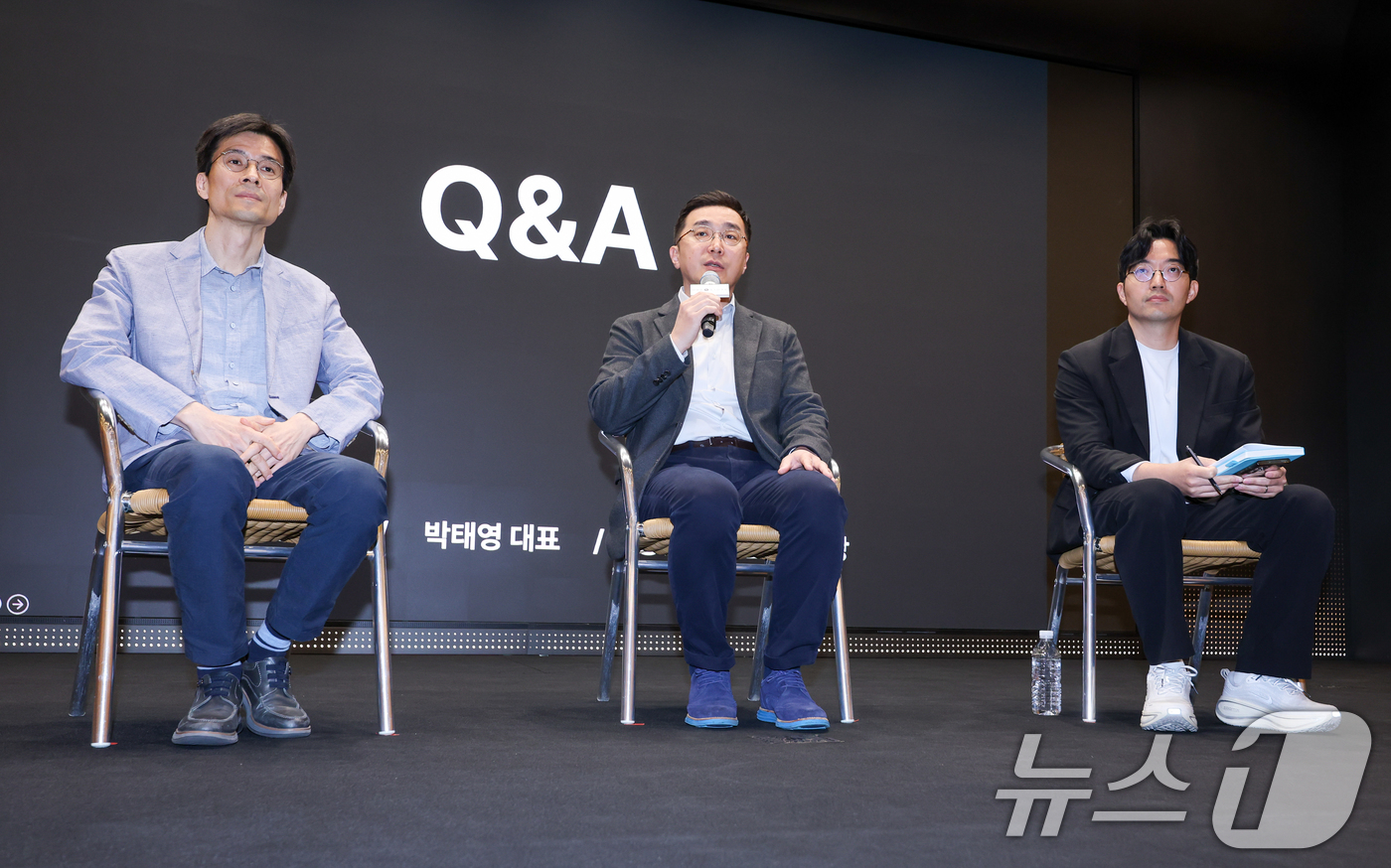 (서울=뉴스1) 안은나 기자 = 박태영 원스토어 대표가 30일 서울 중구 SKT타워에서 열린 2026 원스토어 창립 10주년 기념 기자간담회에 참석해 취재진 질문에 답하고 있다. …
