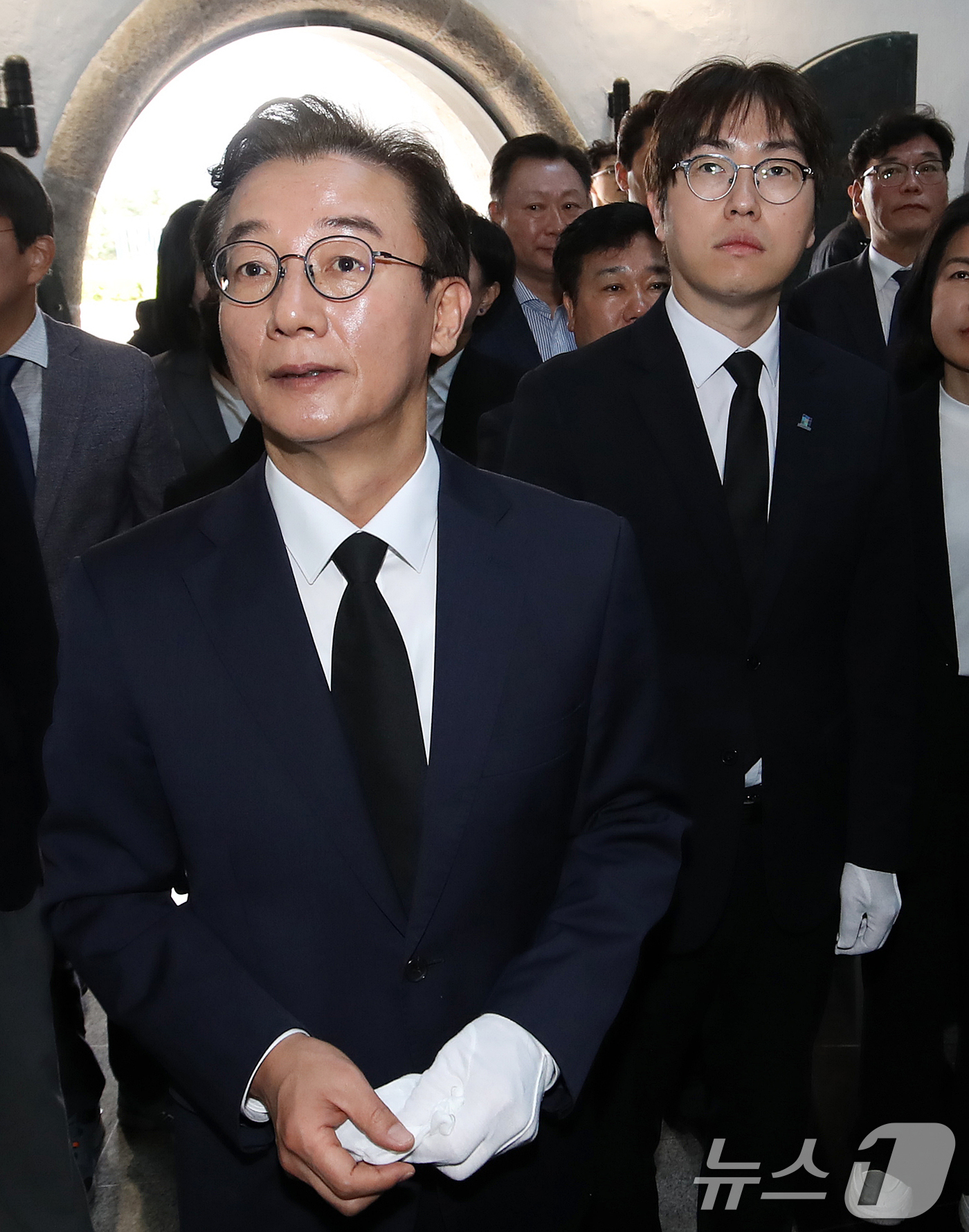 (부산=뉴스1) 윤일지 기자 = 전재수 더불어민주당 부산시장 예비후보와 부산 북갑 국회의원 보궐선거 출마를 공식화 한 하정우 전 청와대 AI미래기획수석이 30일 오전 부산시당 6· …