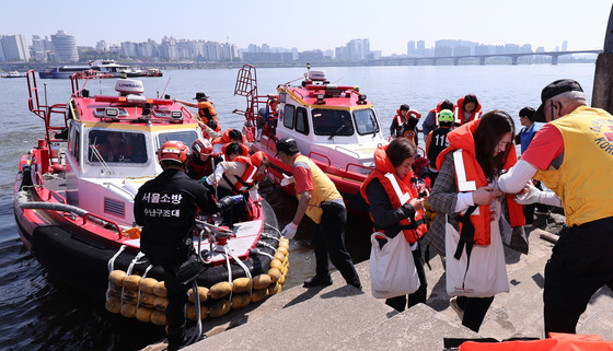 구조된 승객들 '실전같은 훈련'