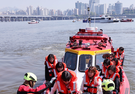 구조된 승객들 '훈련도 실전처럼'