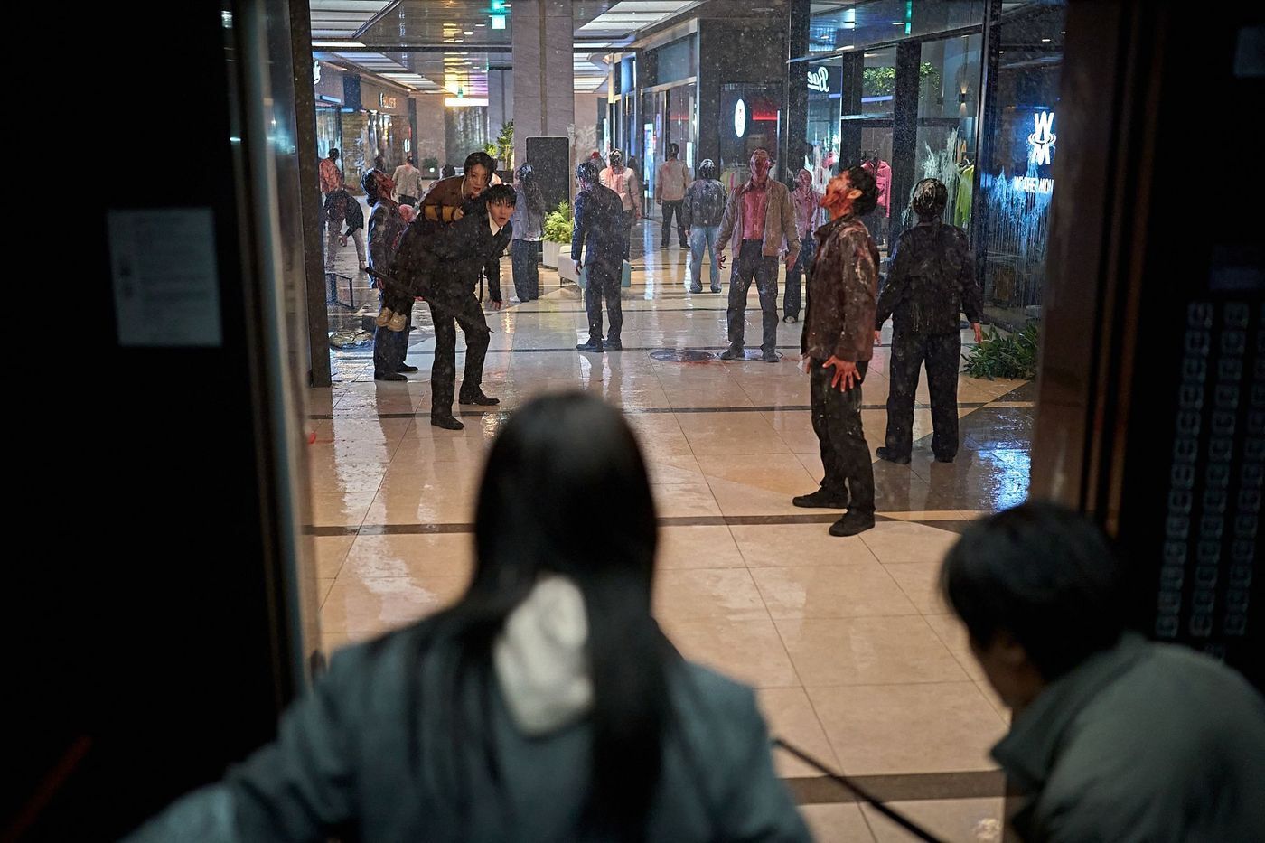 본문 이미지 - '군체' 프로덕션 비하인드 스틸