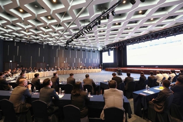 "카지노에 AI 도입해 중독 막는다"…강원랜드, 글로벌 복합리조트 전환 속도