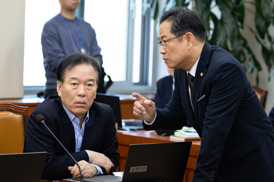 논의하는 재경위 여야 간사