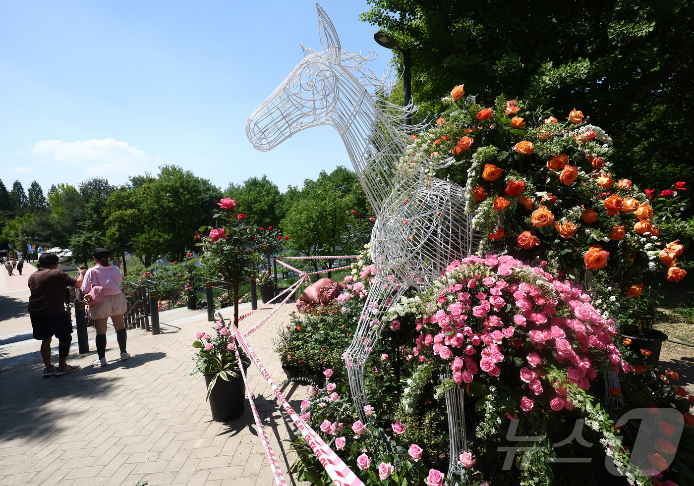 (서울=뉴스1) 김민지 기자 = 2026 서울국제정원박람회 개막을 하루 앞둔 30일 오전 서울 성동구 서울숲에서 프레스 투어가 진행되고 있다.서울국제정원박람회는 다음달 1일부터 1 …