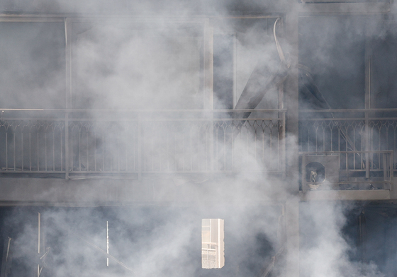 화재 진압하는 소방