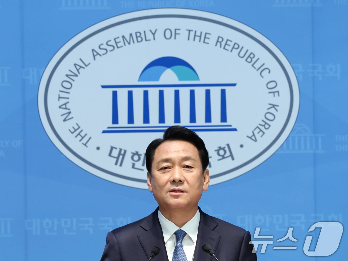 (서울=뉴스1) 황기선 기자 = 이광재 전 강원지사가 30일 서울 여의도 국회에서 경기 하남갑 국회의원 보궐선거 출마 선언을 하고 있다. 2026.4.30/뉴스1