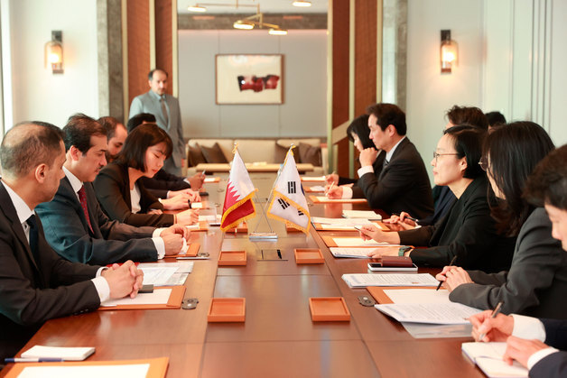 한성숙 중기부 장관, 카타르 국무장관과 벤처·창업기업 협력 논의