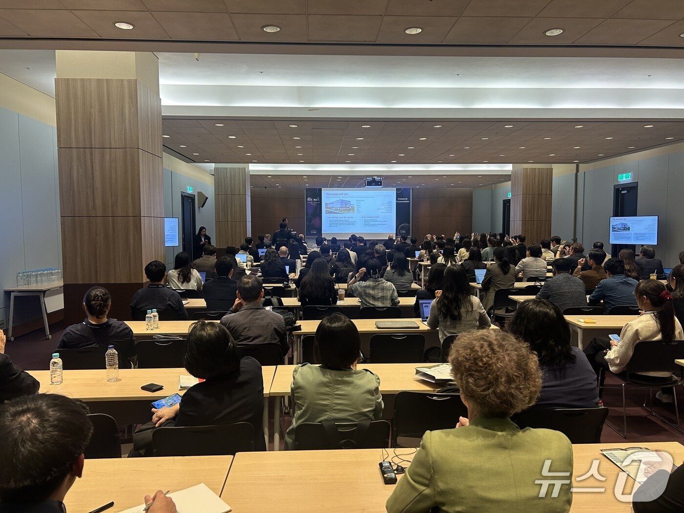 본문 이미지 - 서울 코엑스에서 열린 '바이오코리아 2026' 내 기업 세션에서 일라이 릴리 관계자가 발표하고 있다. 2026.4.30 ⓒ 뉴스1 문대현 기자