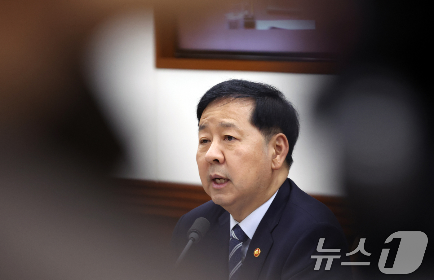 (서울=뉴스1) 김명섭 기자 = 구윤철 경제부총리 겸 재정경제부 장관이 30일 서울 종로구 세종대로 정부서울청사에서 열린 비상경제회의 겸 경제관계장관회의 겸 대외경제관계장관회의에서 …