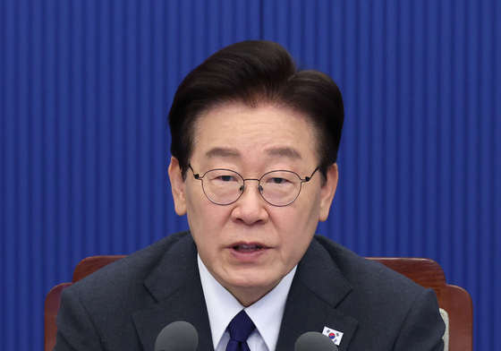 수석보좌관회의 발언하는 이재명 대통령