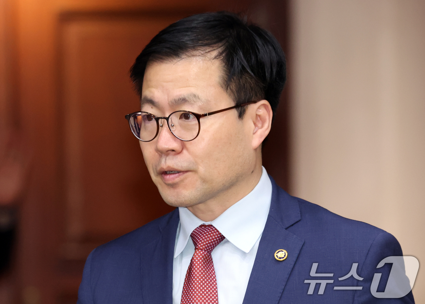 (서울=뉴스1) 김명섭 기자 = 여한구 통상교섭본부장이 30일 서울 종로구 세종대로 정부서울청사에서 열린 비상경제회의 겸 경제관계장관회의 겸 대외경제관계장관회의에  참석하고 있다. …