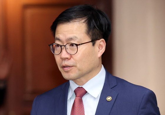 비상경제회의 참석하는 여한구 통상교섭본부장