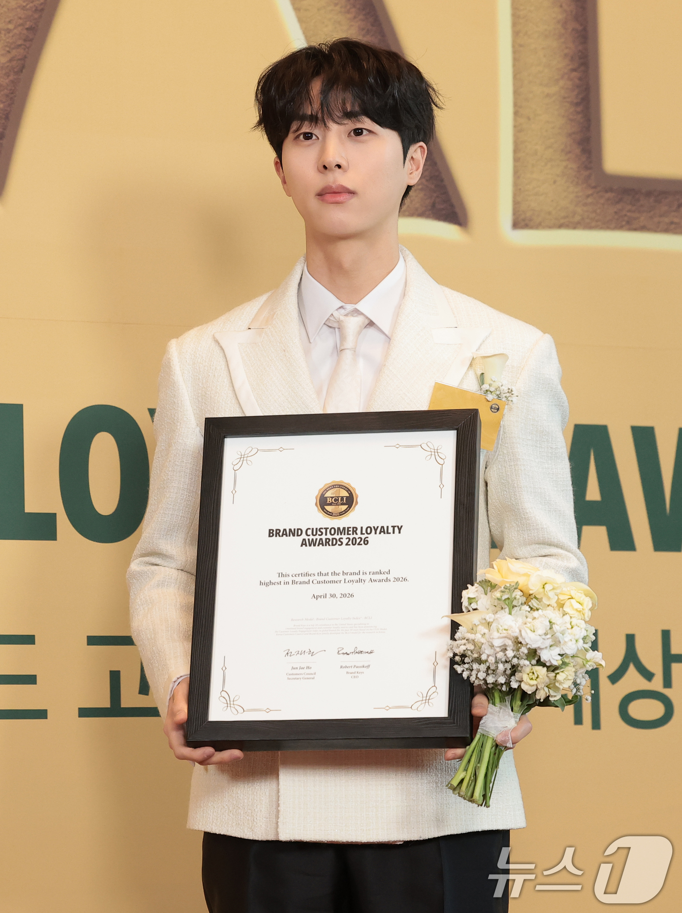 (서울=뉴스1) 권현진 기자 = 배우 김무준이 30일 오후 서울 영등포구 콘래드 호텔에서 열린 '2026 브랜드 고객충성도 대상'에 참석해 포즈를 취하고 있다. 2026.4.30/ …