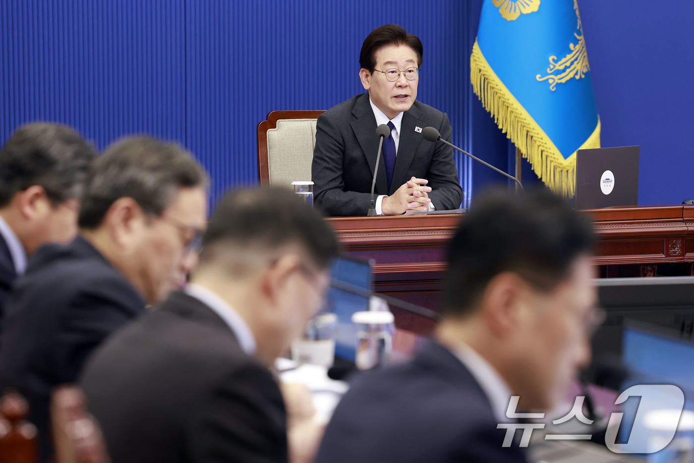 (서울=뉴스1) 이재명 기자 = 이재명 대통령이 30일 청와대에서 열린 수석보좌관회의에서 발언하고 있다. (청와대통신사진기자단) 2026.4.30/뉴스1