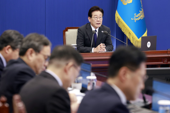 수석보좌관회의 발언하는 이재명 대통령