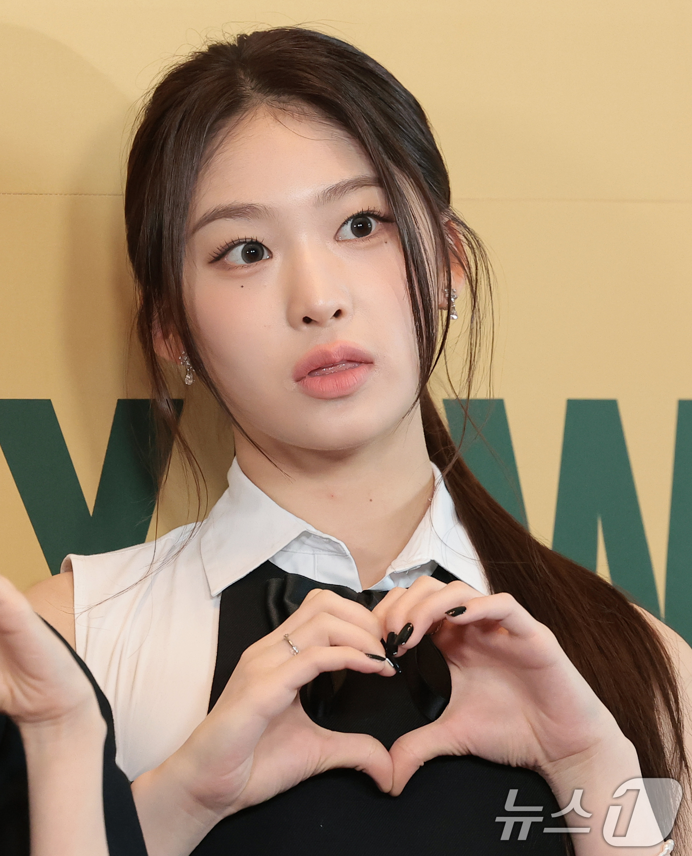 (서울=뉴스1) 권현진 기자 = 베이비돈크라이 베니가 30일 오후 서울 영등포구 콘래드 호텔에서 열린 '2026 브랜드 고객충성도 대상'에 참석해 포즈를 취하고 있다. 2026.4 …