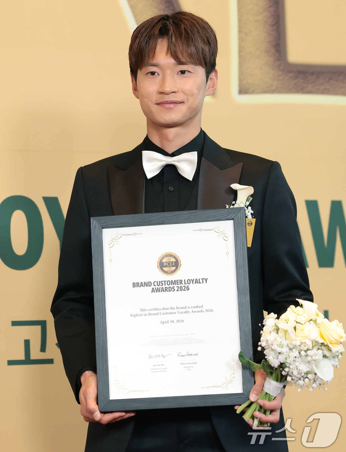 (서울=뉴스1) 권현진 기자 = 축구선수 김진수가 30일 오후 서울 영등포구 콘래드 호텔에서 열린 '2026 브랜드 고객충성도 대상'에 참석해 포즈를 취하고 있다. 2026.4.3 …