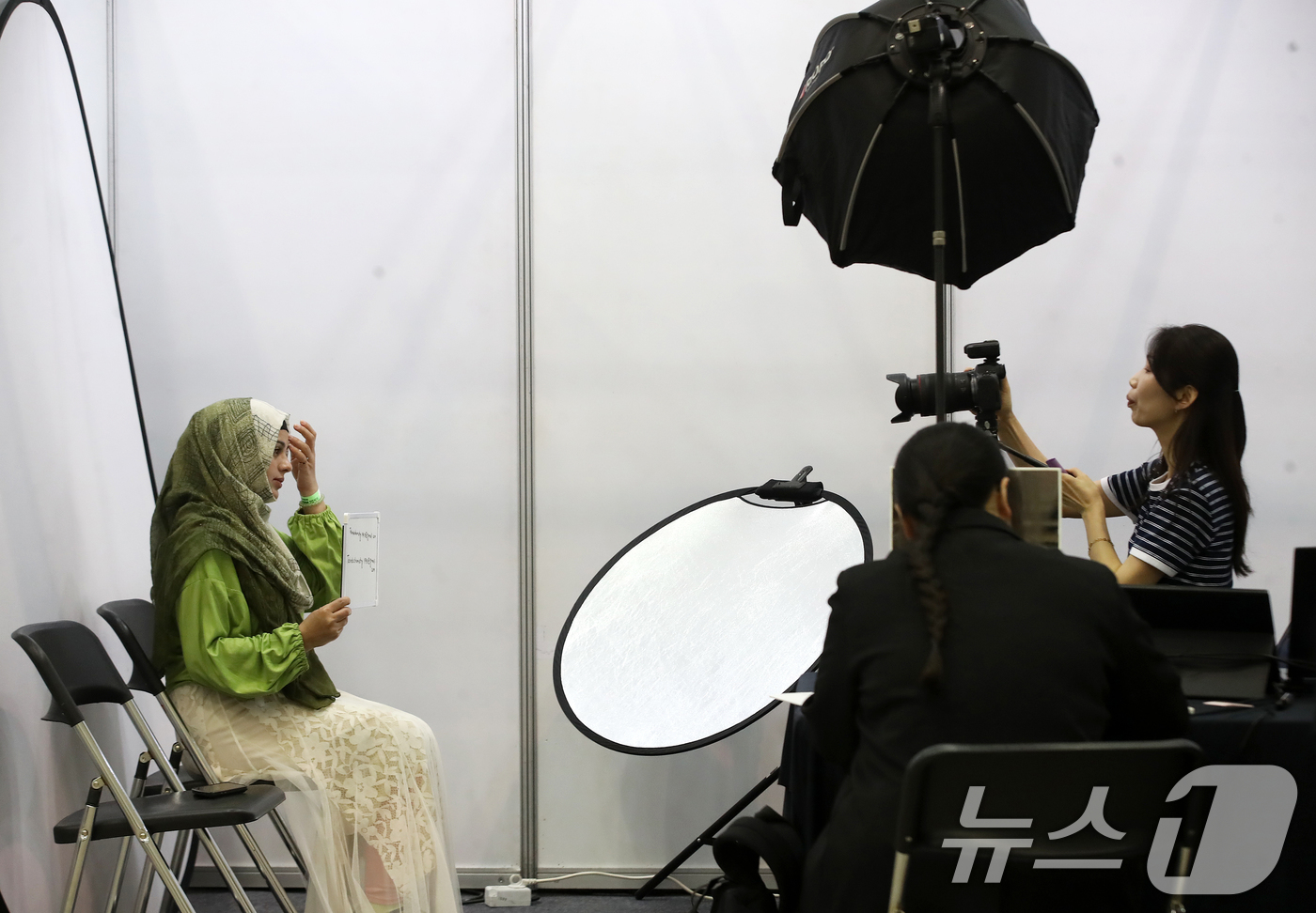 (부산=뉴스1) 윤일지 기자 = 30일 오후 부산 해운대구 벡스코 제2전시장에서 열린 부·울·경 지역 외국인 유학생을 위한 채용박람회 'BUSAN Dream Job Fair(부산 …