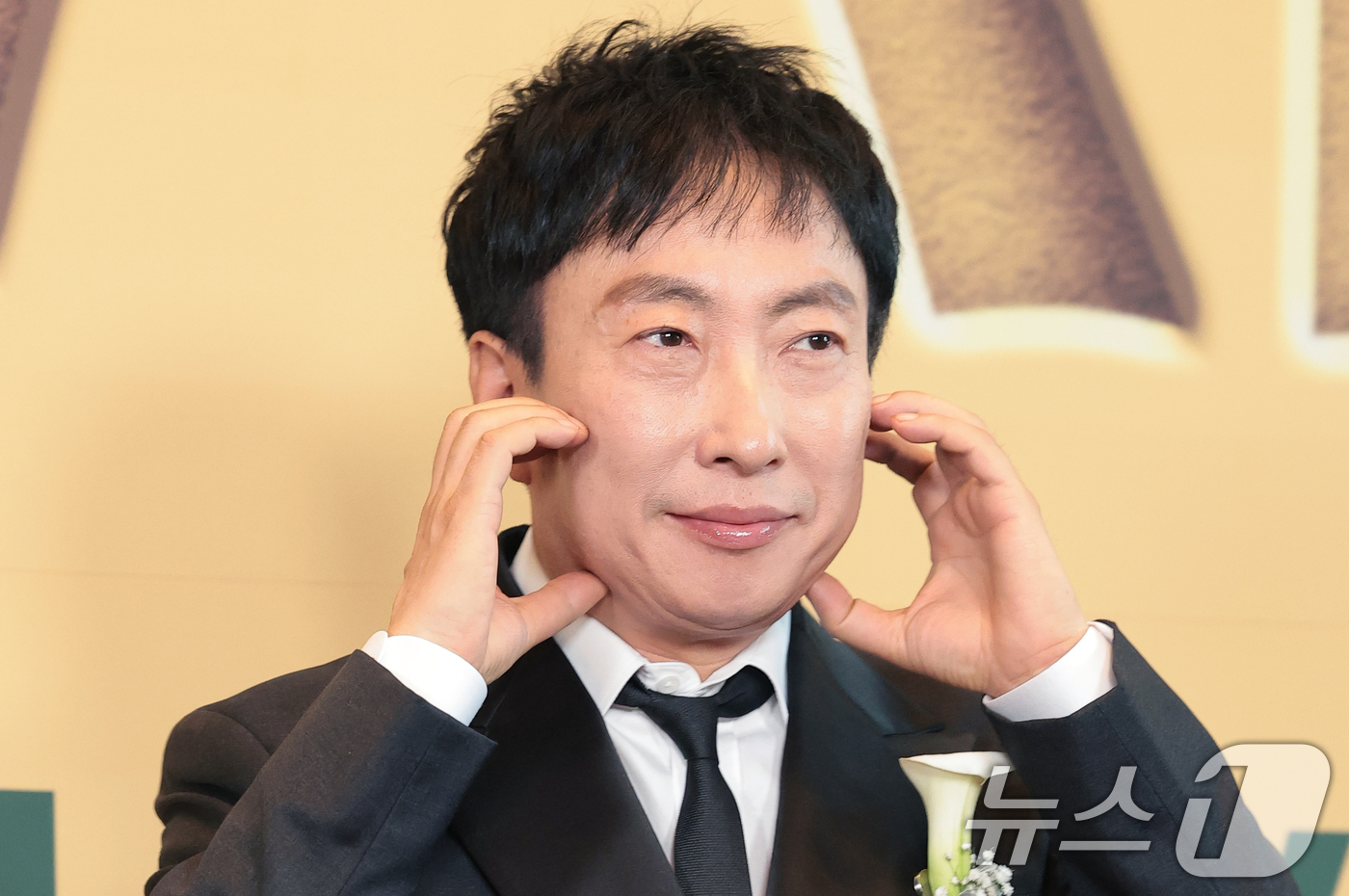 (서울=뉴스1) 권현진 기자 = 방송인 박명수가 30일 오후 서울 영등포구 콘래드 호텔에서 열린 '2026 브랜드 고객충성도 대상'에 참석해 포즈를 취하고 있다. 2026.4.30 …